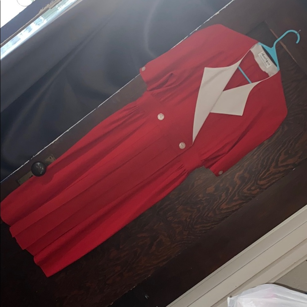 VINTAGE Red dress with white lapels